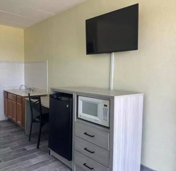 Royal Canadian Motel