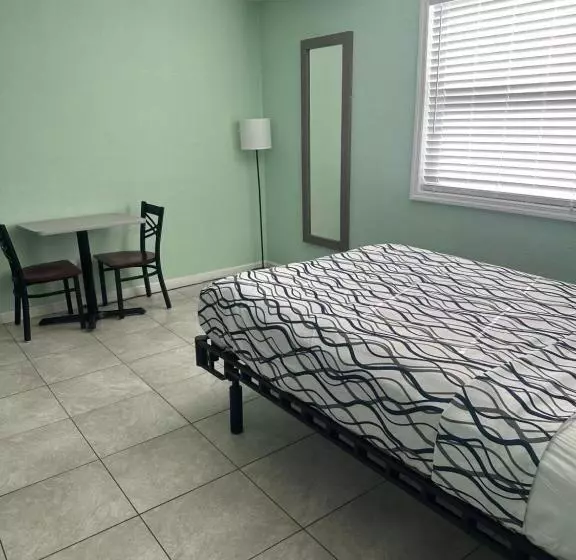 Royal Canadian Motel