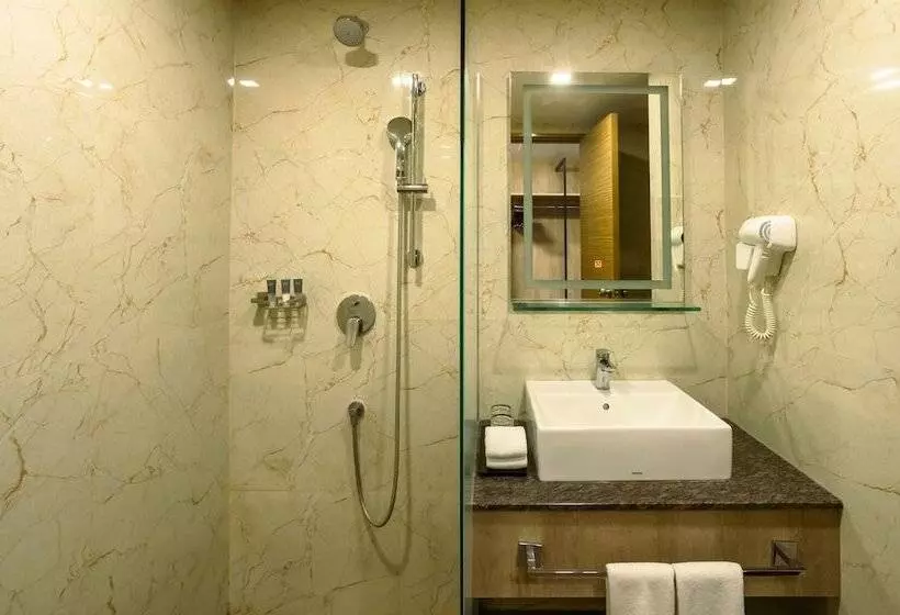 Amika Hotel,madurai   Near Airport