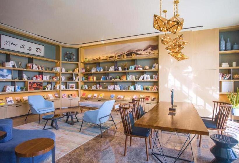 Atour Hotel Urumqi High Speed Railway Station