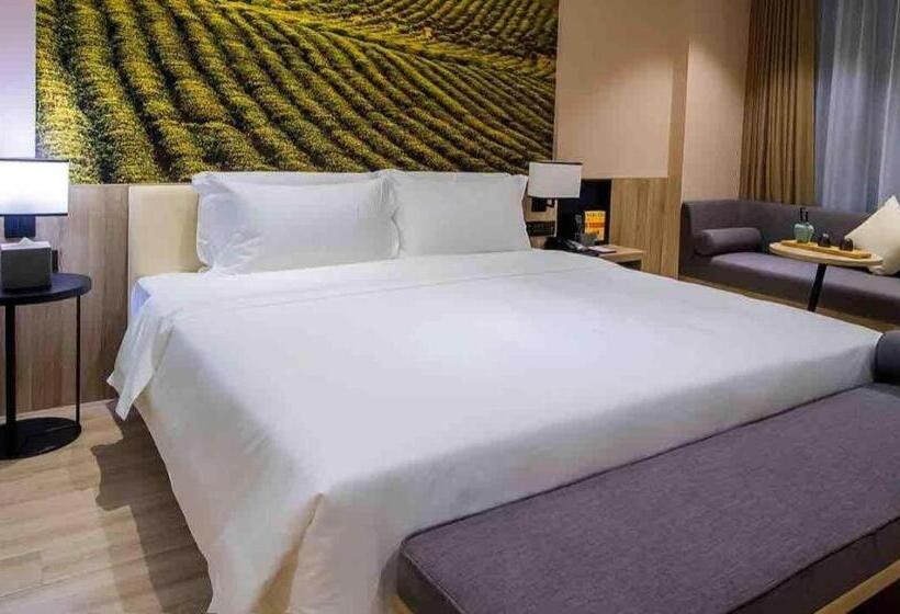 Atour Hotel Urumqi High Speed Railway Station