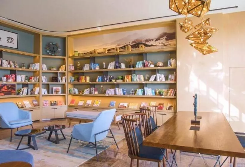 Atour Hotel Urumqi High Speed Railway Station