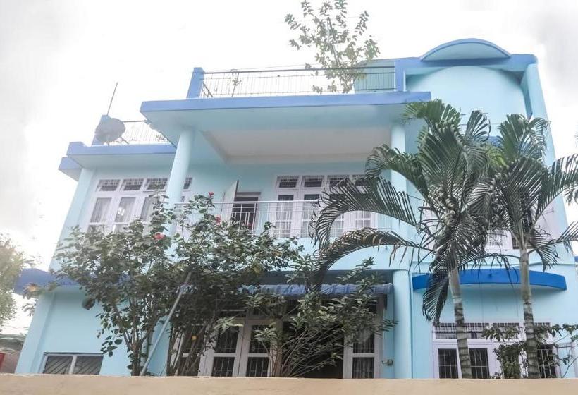 هتل Oyo 61278 Adhikary Homestay