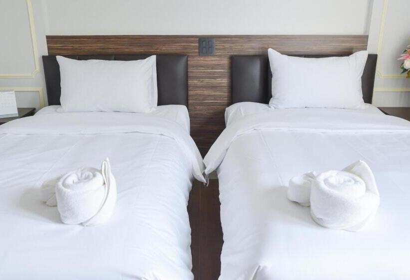 Отель The Maceo