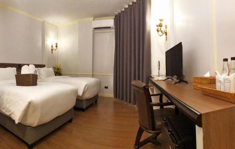 Отель The Maceo