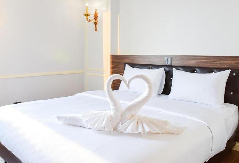 Отель The Maceo