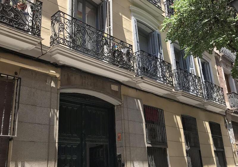 فندق صغير Woohoo Rooms Chueca