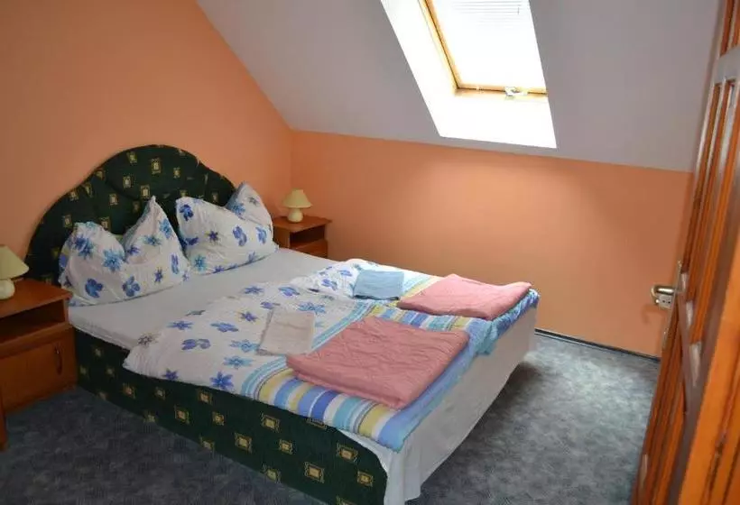ベッドアンドブレックファースト Guest House Silatti   Apartments