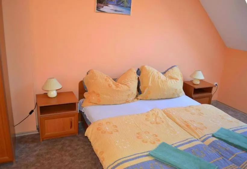 ベッドアンドブレックファースト Guest House Silatti   Apartments