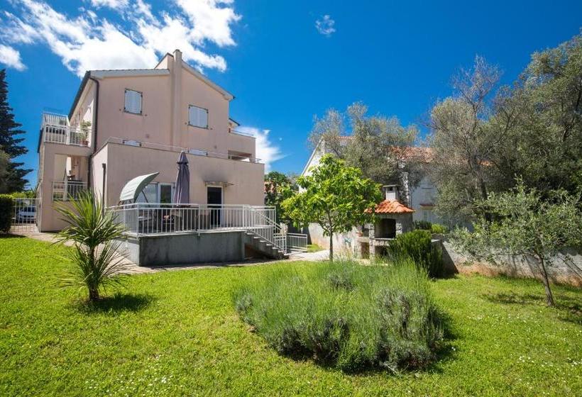 Apartment Josip Malin