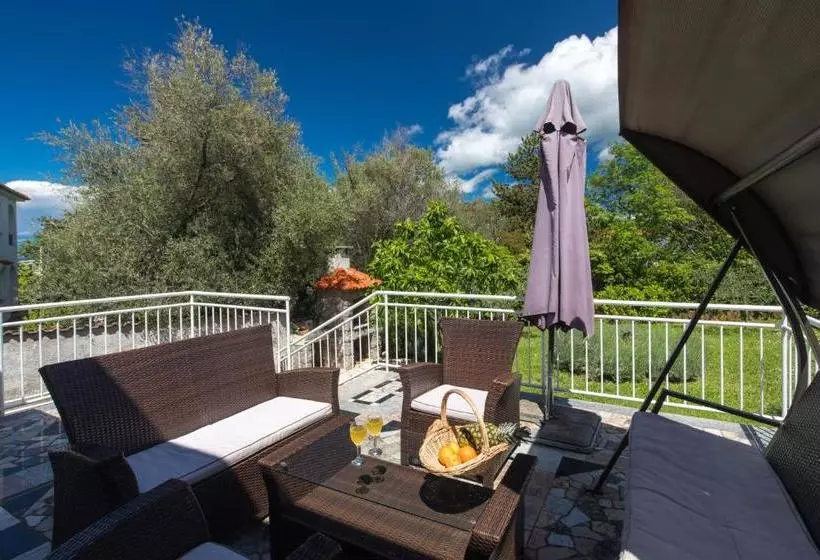 Apartment Josip Malin