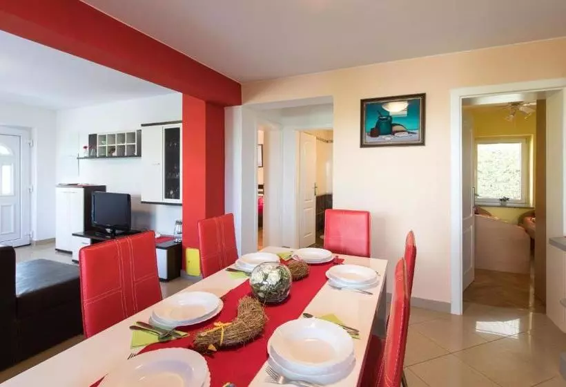 Apartment Josip Malin