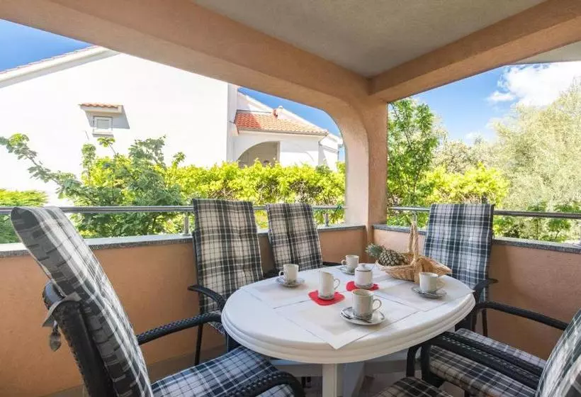 Apartment Josip Malin