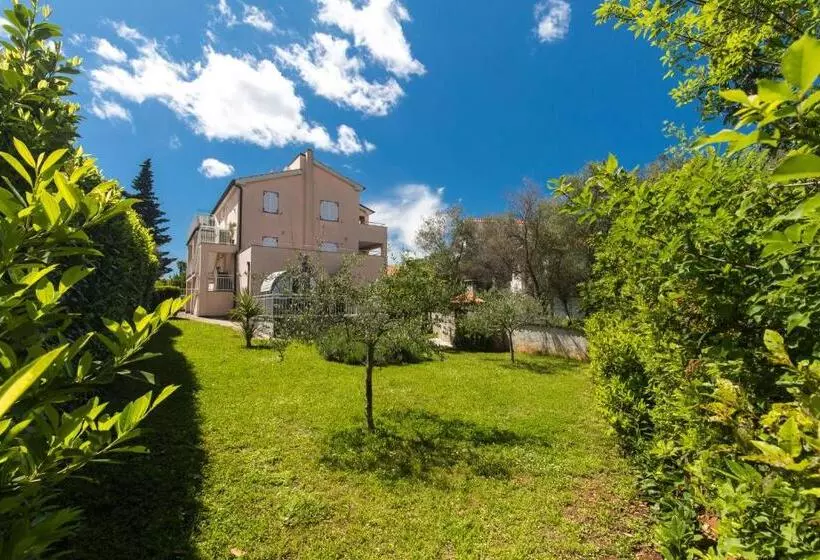 Apartment Josip Malin