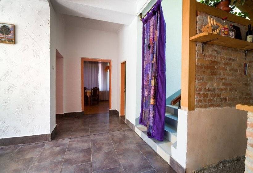 پانسیون Una C