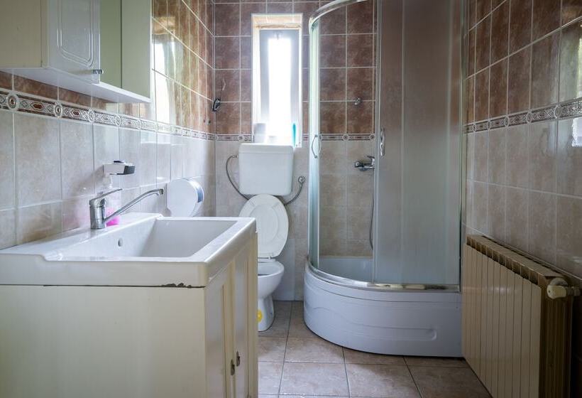 پانسیون Una C