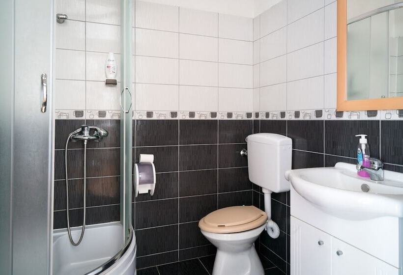 پانسیون Una C