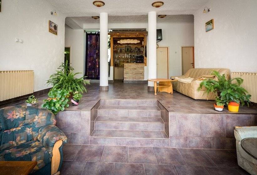 پانسیون Una C