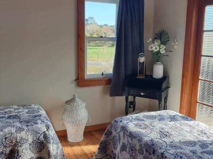 Пансион The Blackhouse Cottage