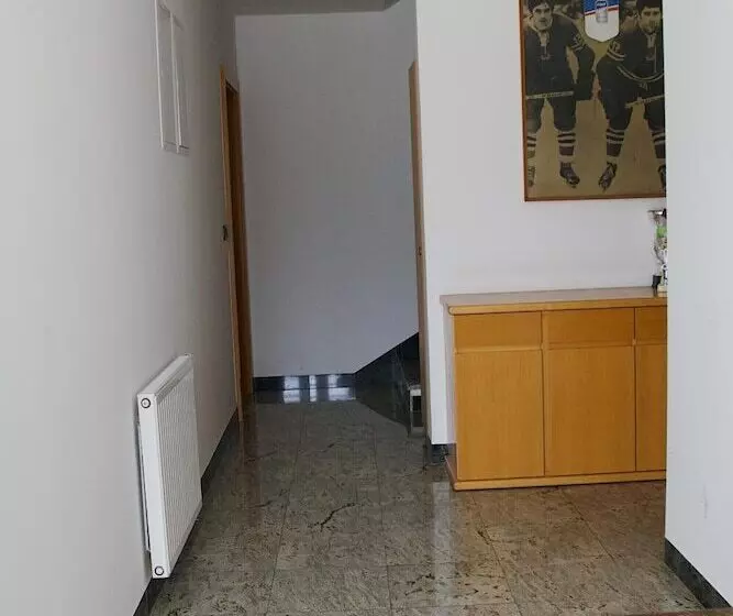 پانسیون Rudi Hiti S Guest House