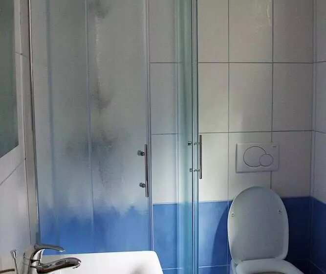 پانسیون Rudi Hiti S Guest House