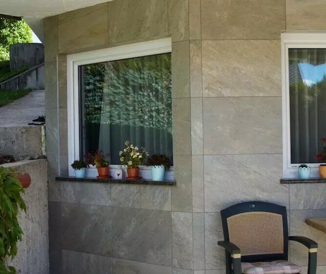 پانسیون Rudi Hiti S Guest House