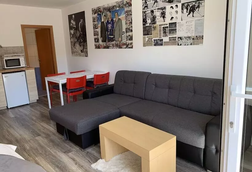 پانسیون Rudi Hiti S Guest House