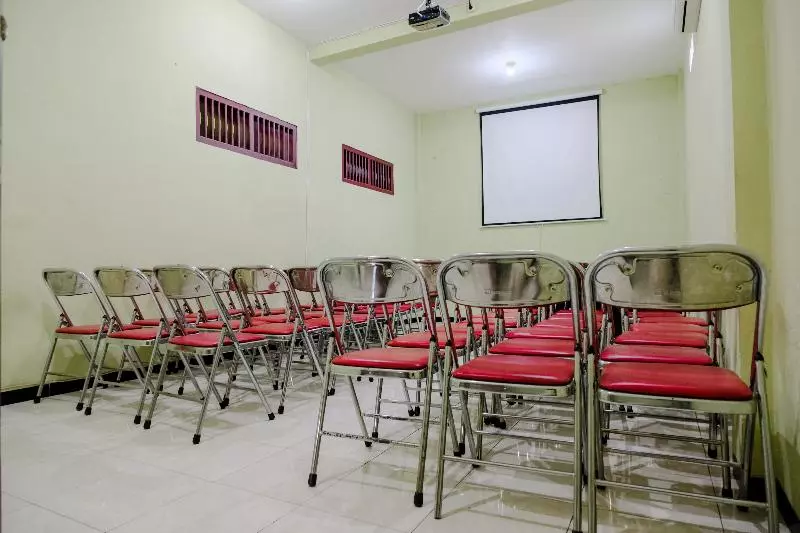 Hotelli Oyo Life 2508 Alba Suites Homestay