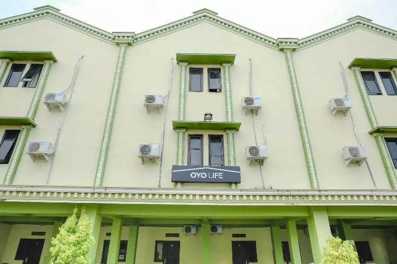 Hotelli Oyo Life 2508 Alba Suites Homestay