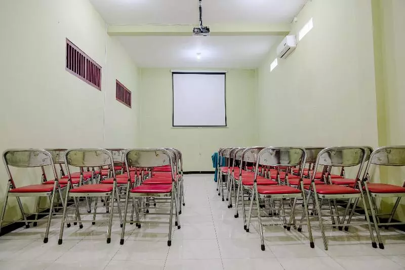 Hotelli Oyo Life 2508 Alba Suites Homestay