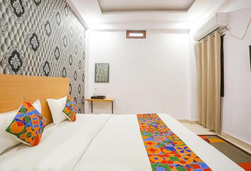 Fabhotel Pranjul Inn