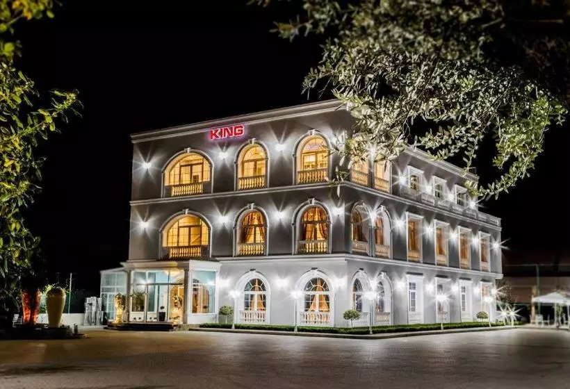 هتل The King Resort