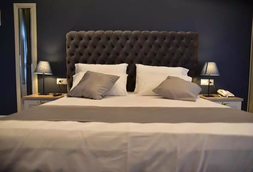 هتل The King Resort