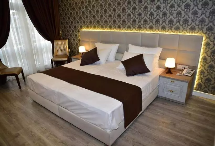 هتل The King Resort