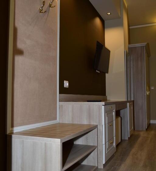 هتل The King Resort