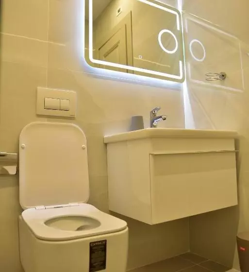 هتل The King Resort