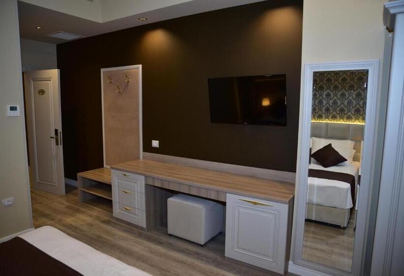 هتل The King Resort