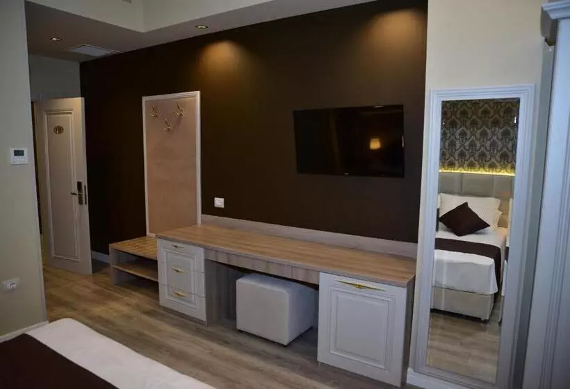 هتل The King Resort