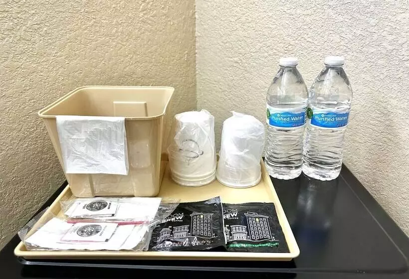 酒店 Days Inn & Suites By Wyndham Bossier City