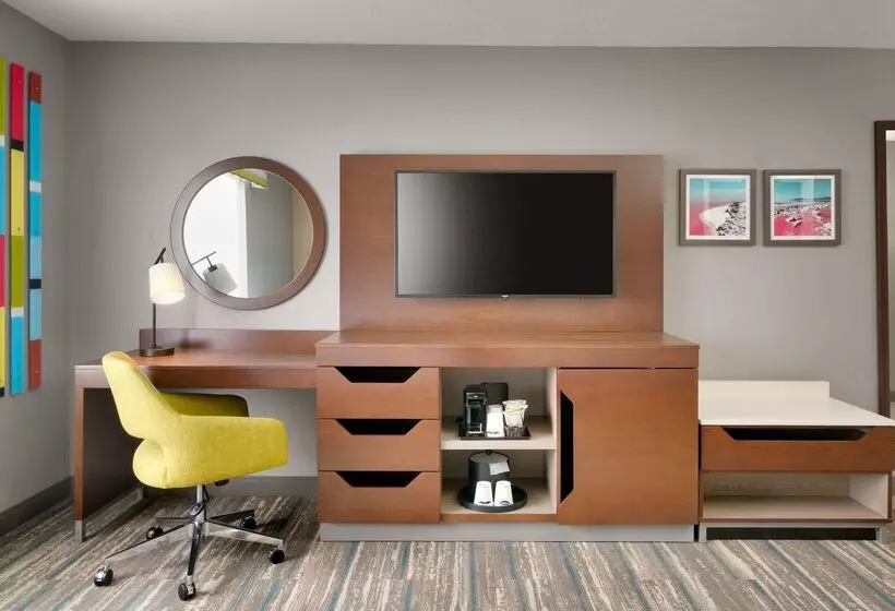 فندق Hampton Inn & Suites Salt Lake City Airport