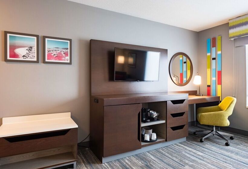 هتل Hampton Inn & Suites Salt Lake City Airport