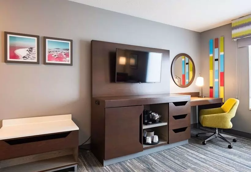 فندق Hampton Inn & Suites Salt Lake City Airport