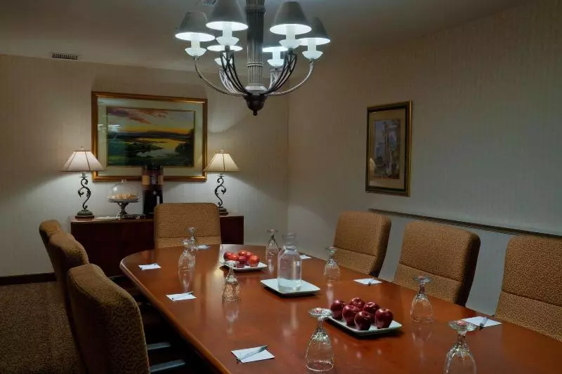 فندق Hampton Inn & Suites Salt Lake City Airport