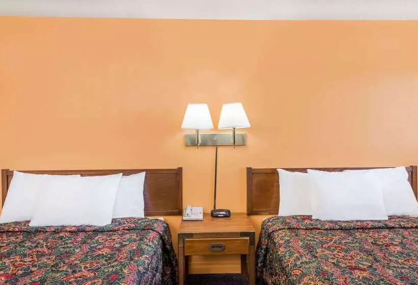 Отель Knights Inn Chanute