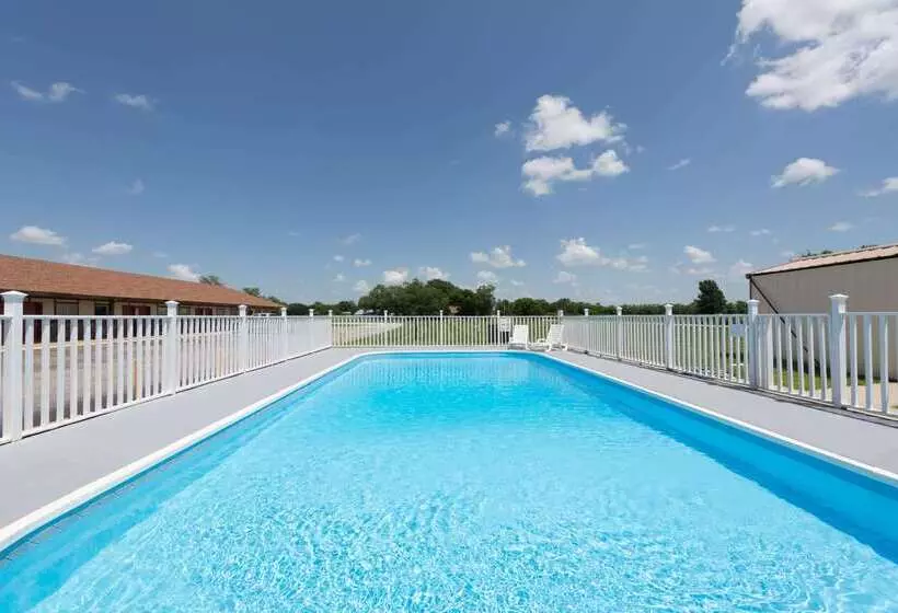 Отель Knights Inn Chanute