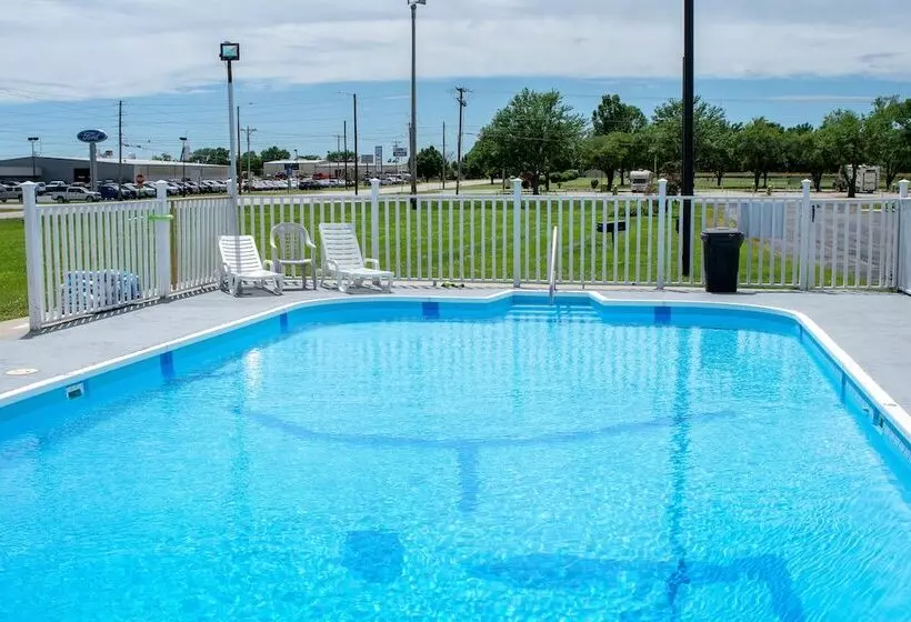 Отель Knights Inn Chanute