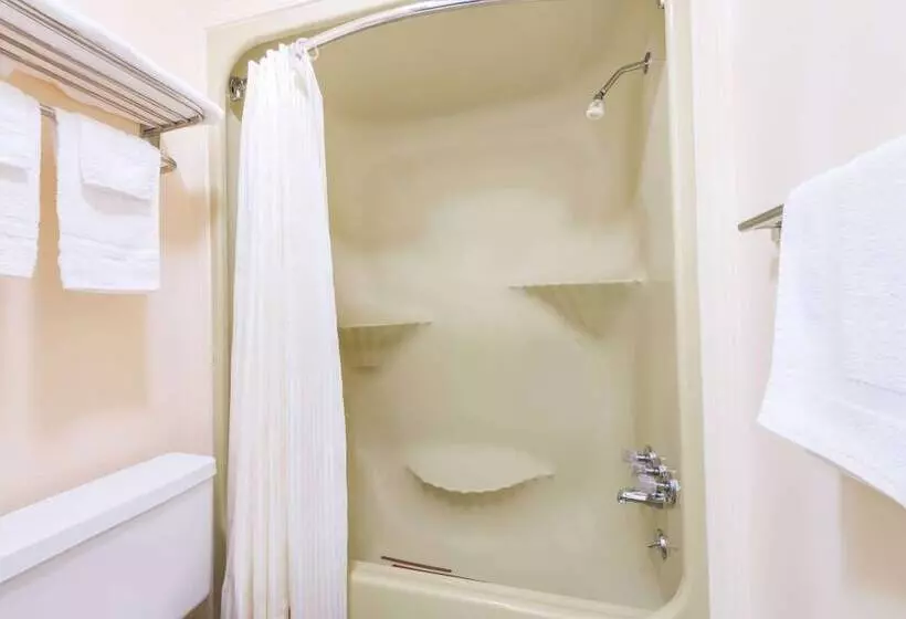 Отель Knights Inn Chanute