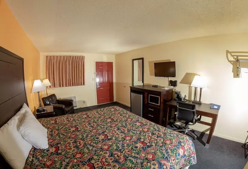 Отель Knights Inn Chanute