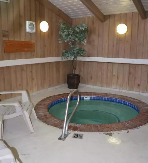 호텔 Nampa Inn & Suites