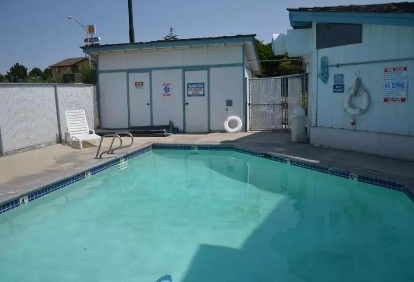 호텔 Nampa Inn & Suites